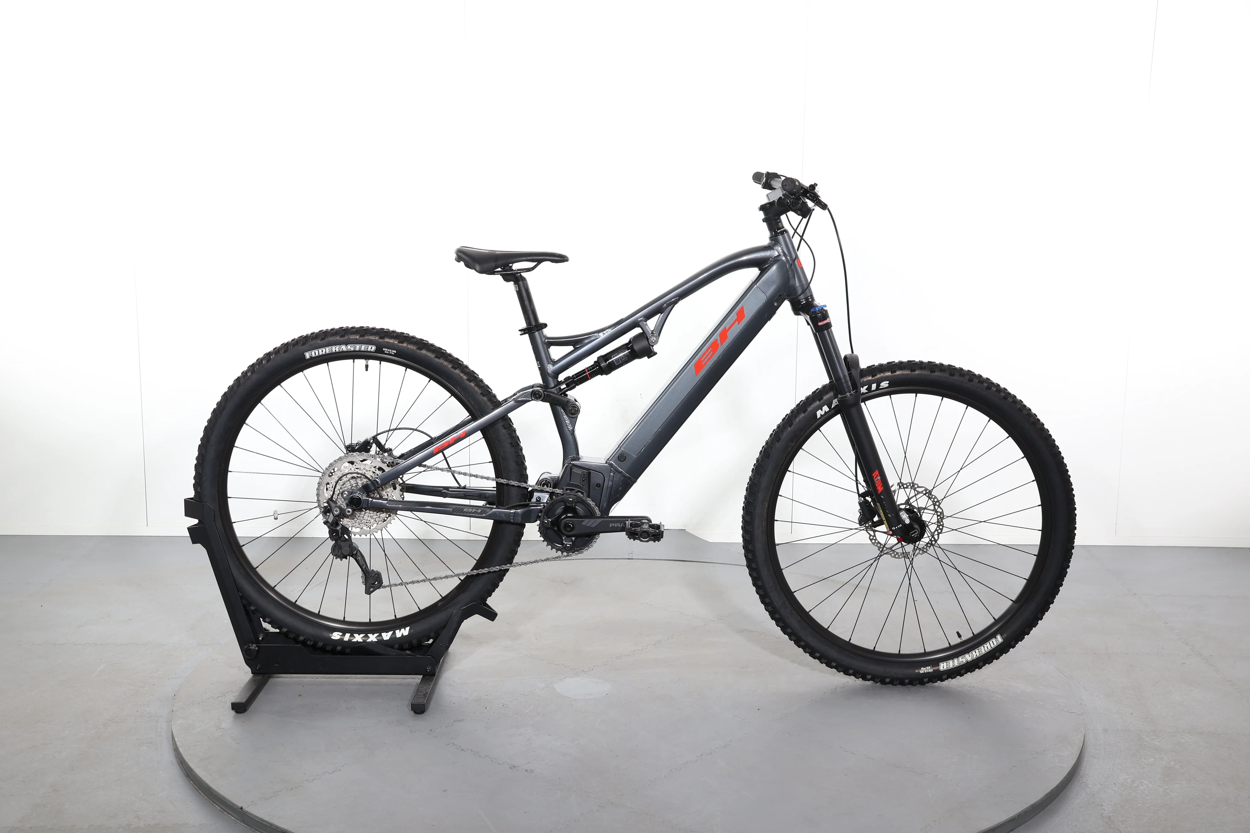 BH Atom Lynx 8.0