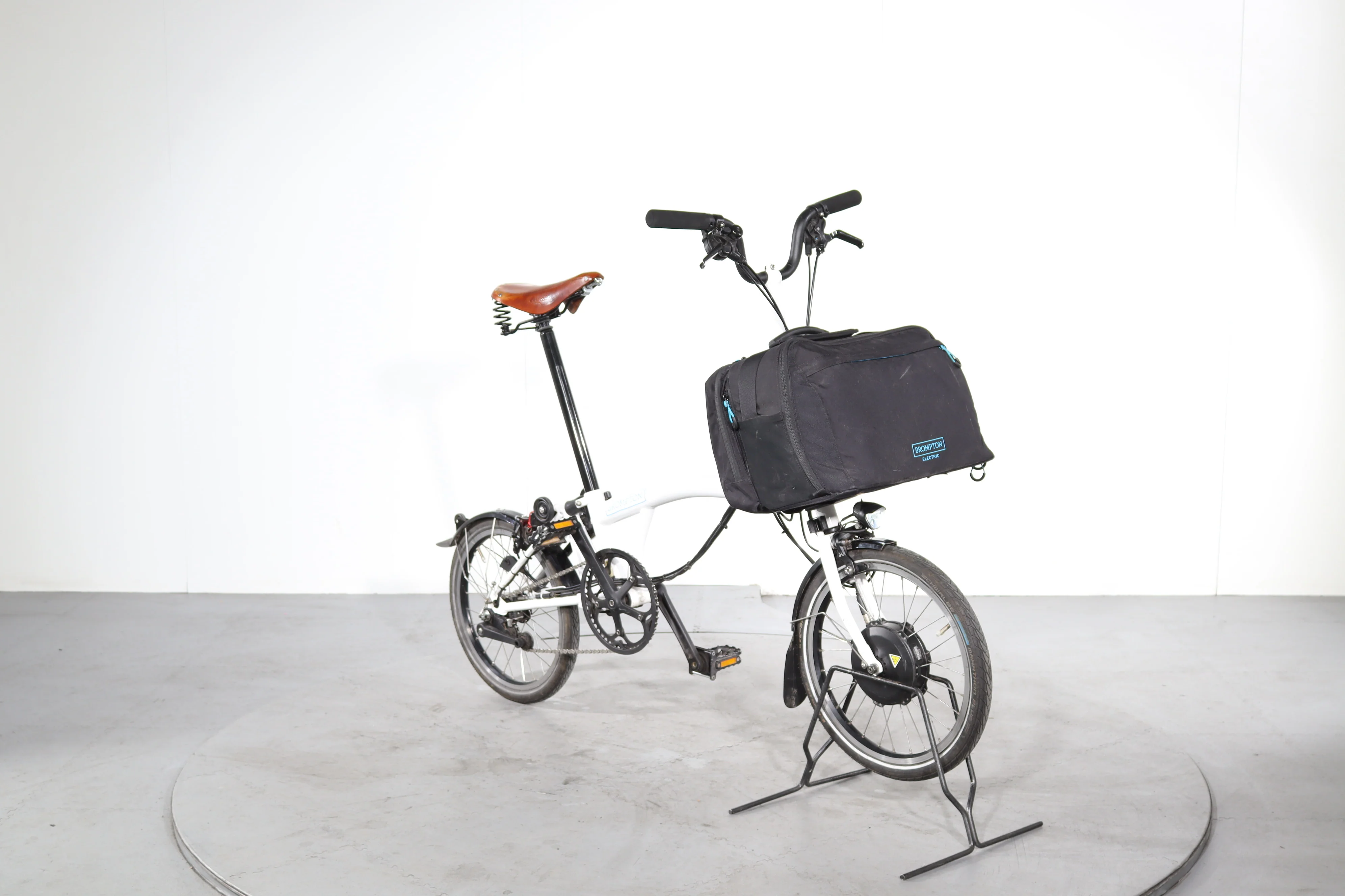 Brompton C Line Electric 6 Speed - Image 2