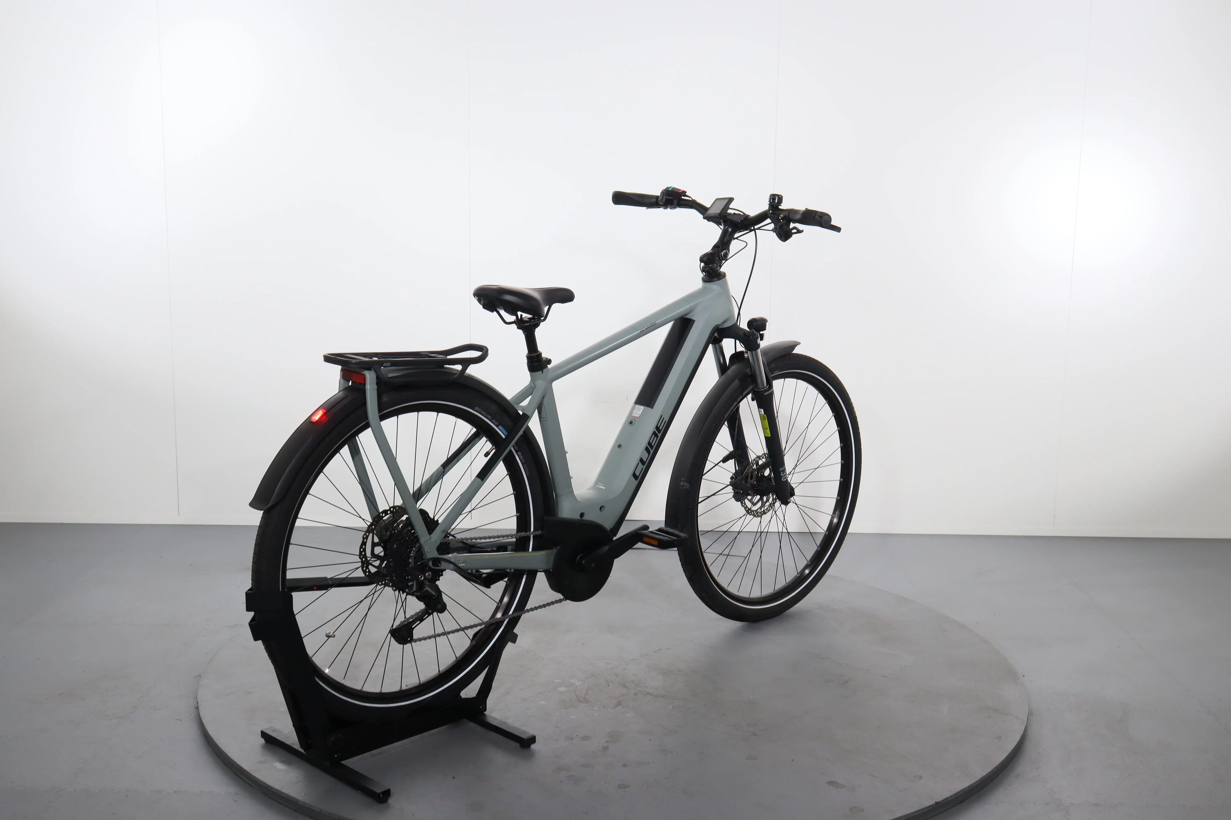 Cube Kathmandu Hybrid One 750 - Image 6