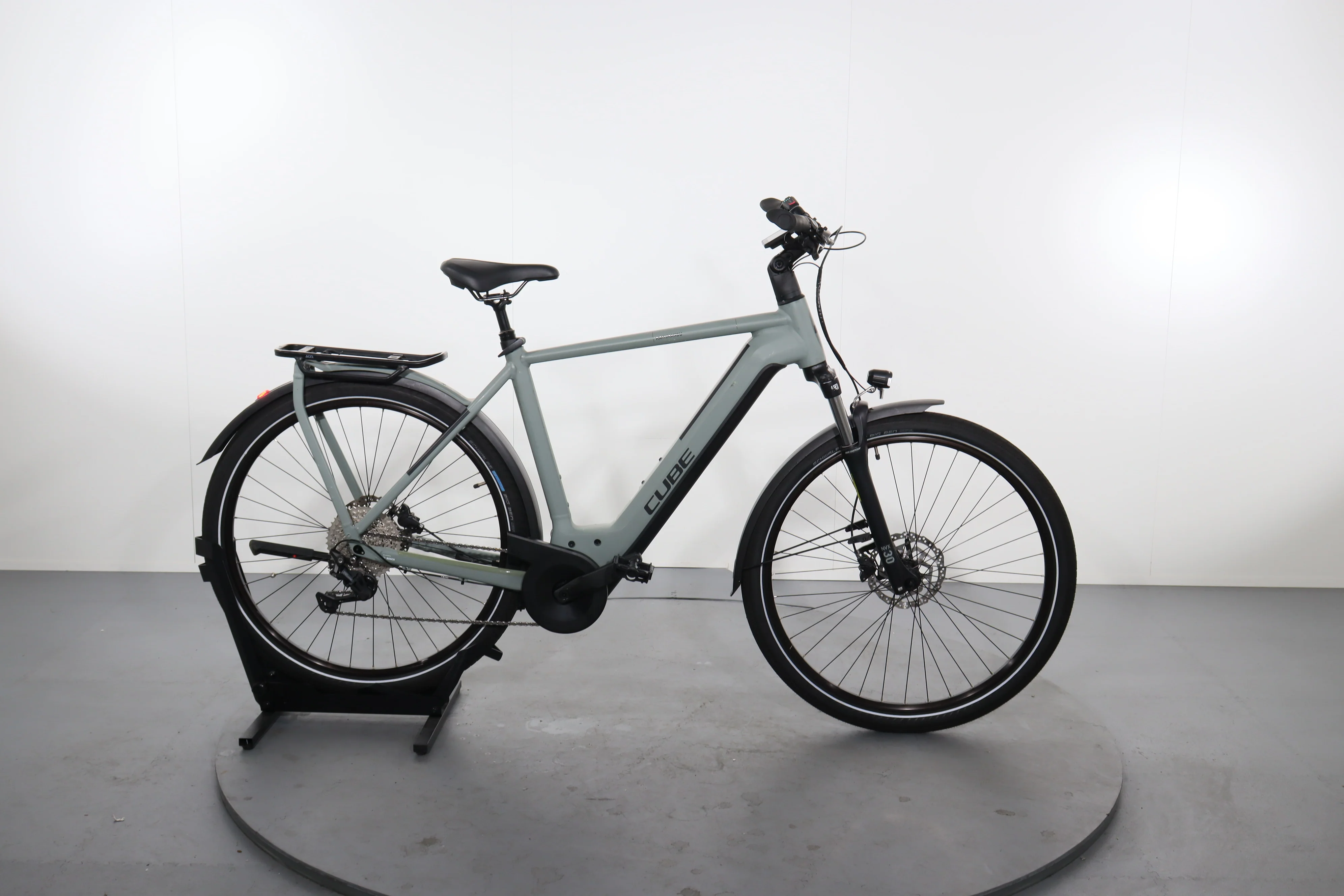 Cube Kathmandu Hybrid ONE 750