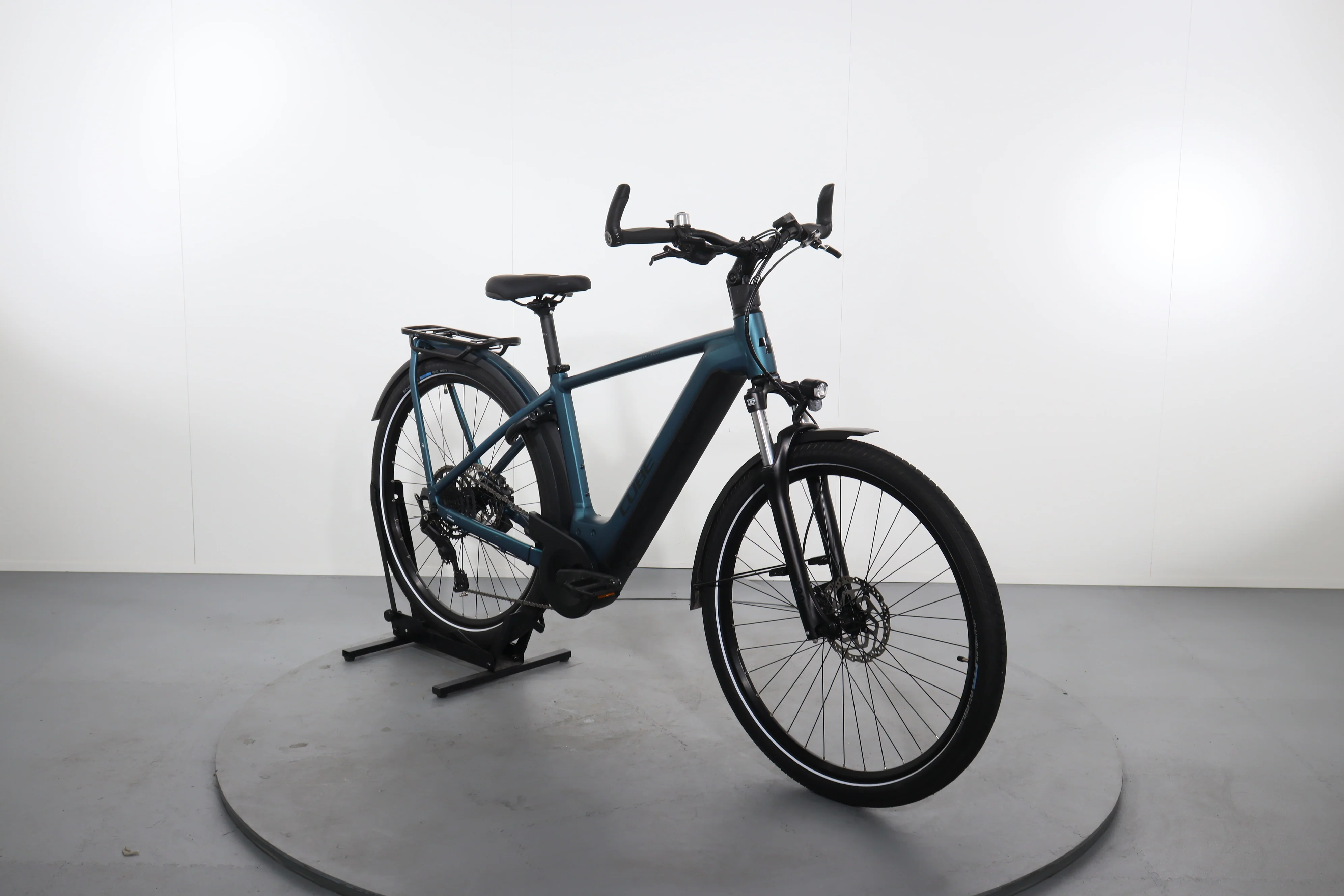 Cube Kathmandu Hybrid One 750 - Image 2