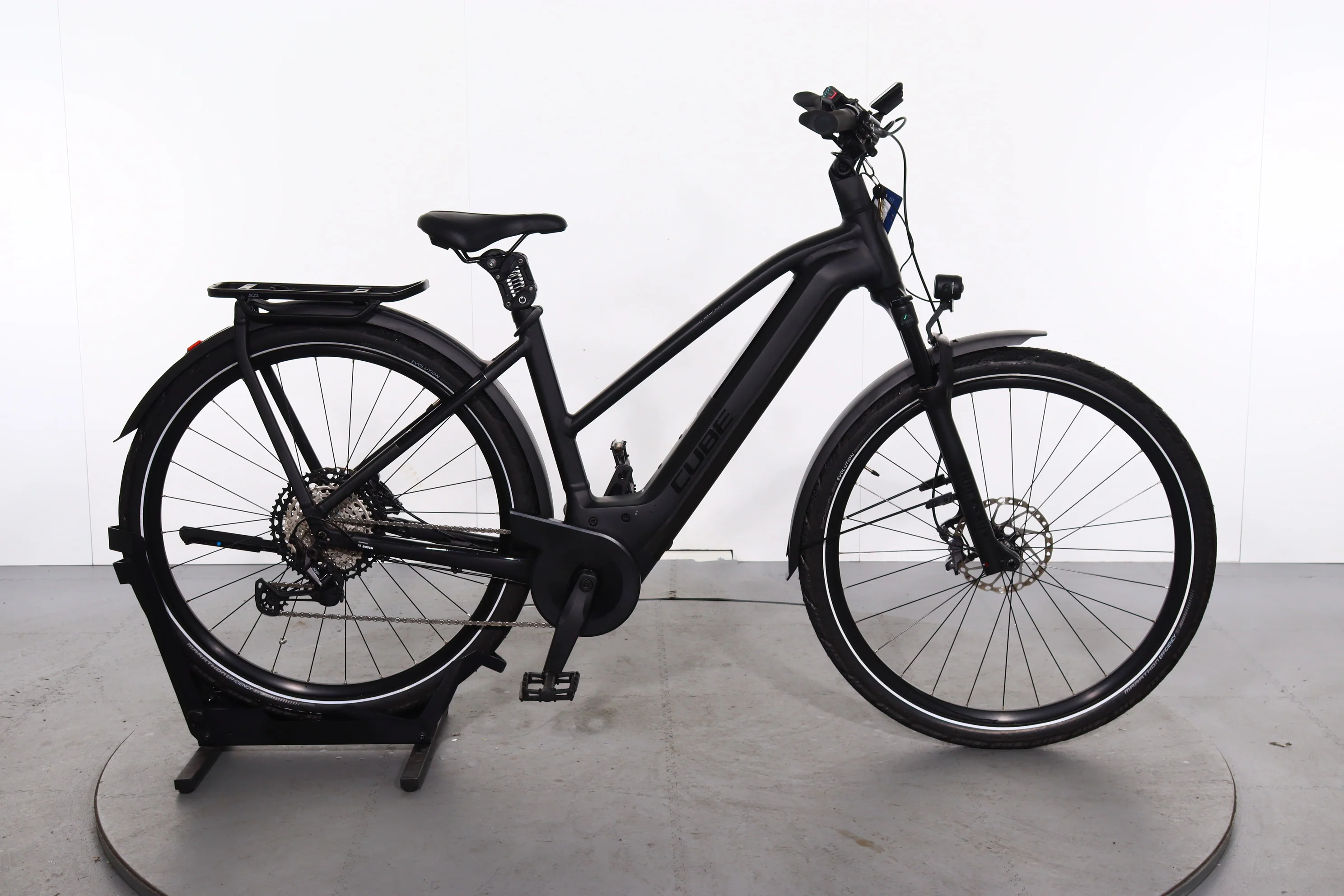 Cube Kathmandu Hybrid SLT