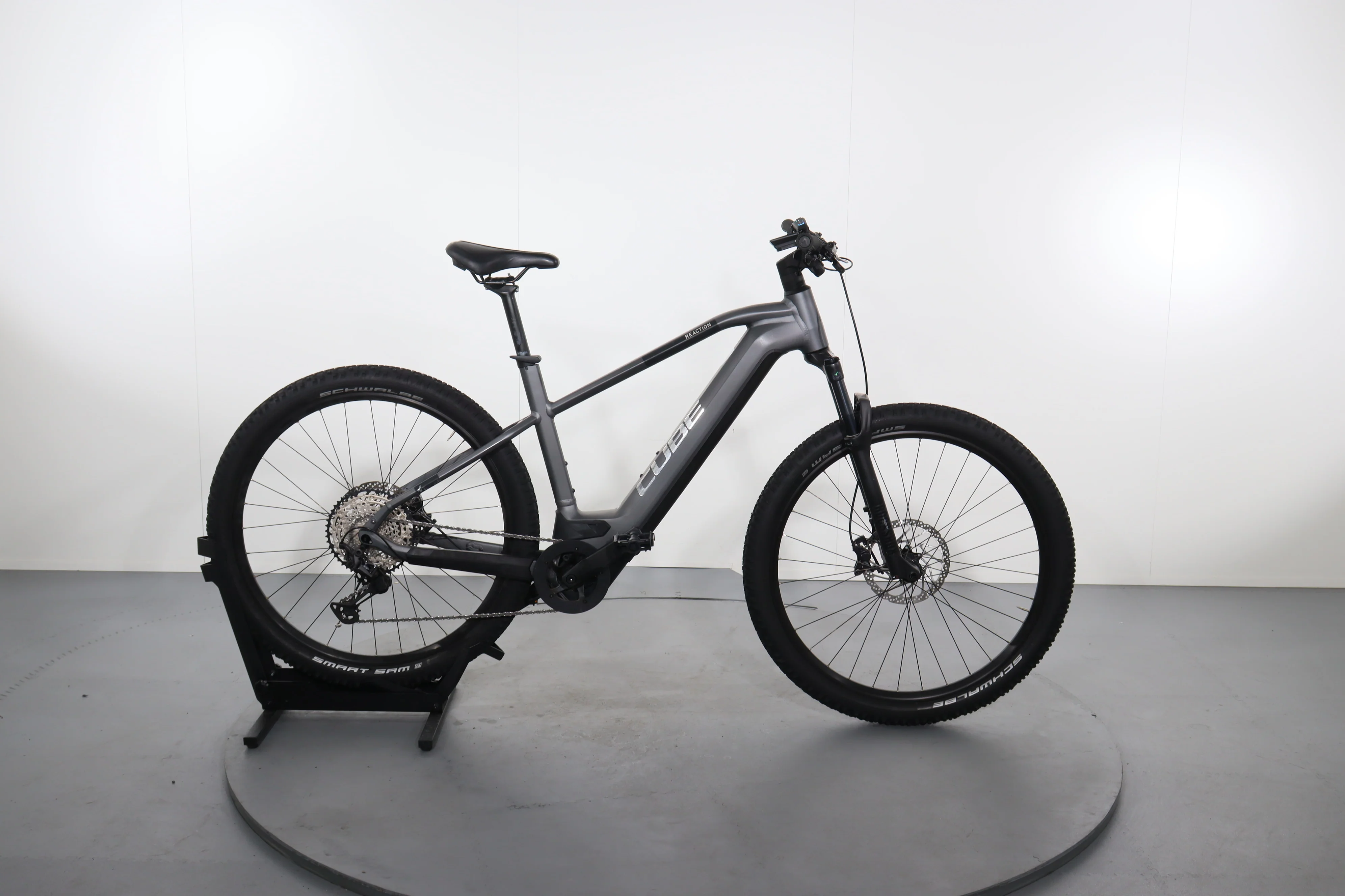 Cube Reaction Hybrid Race 750