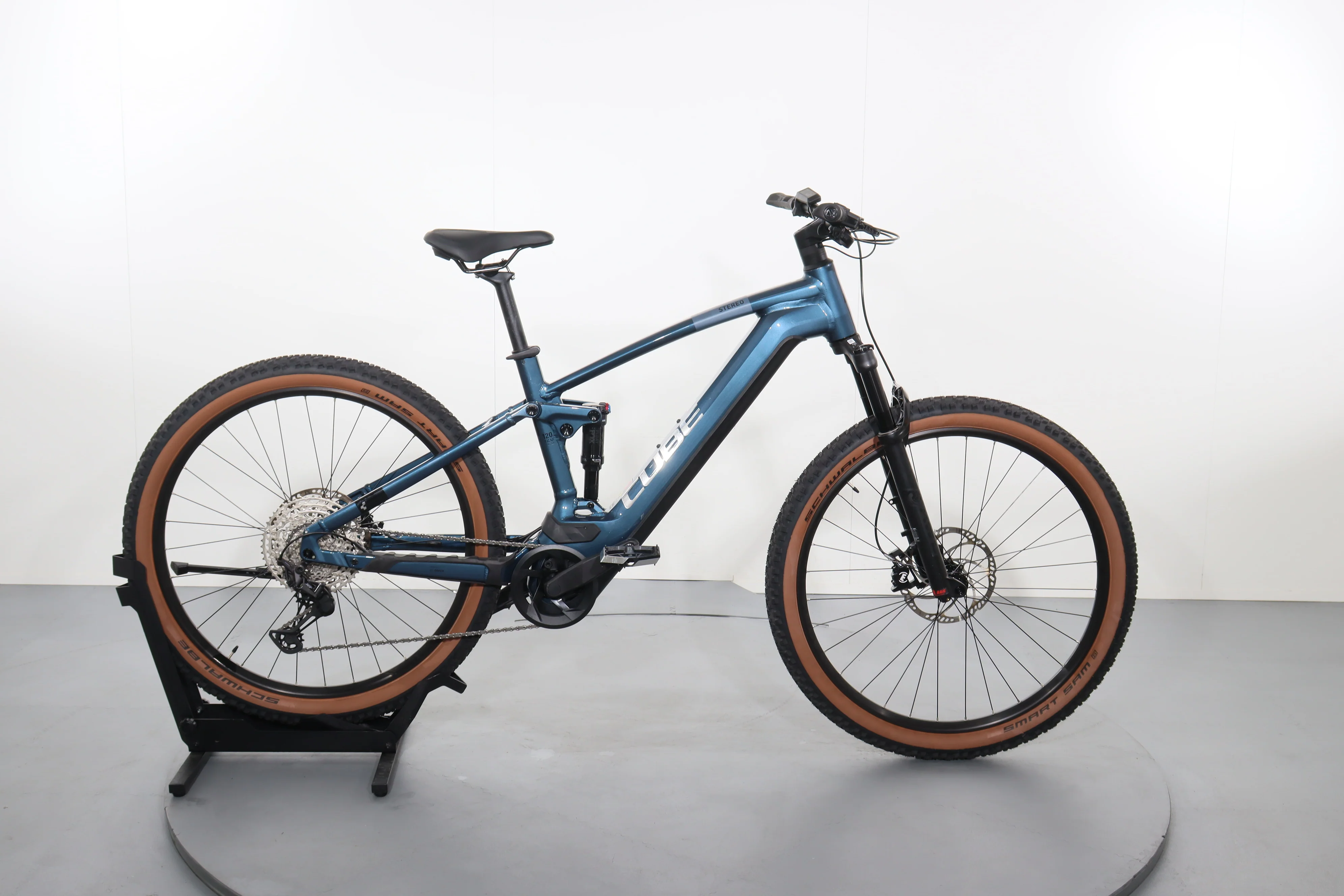 Cube Stereo Hybrid 120 Race 750