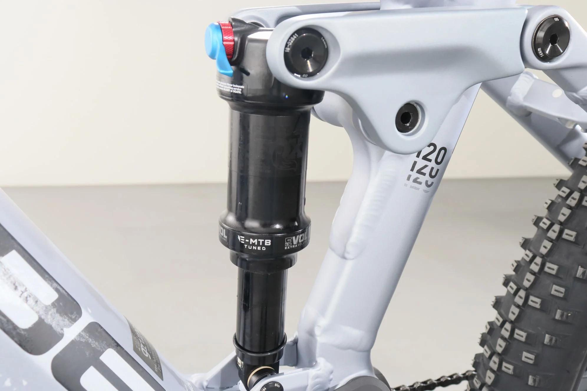 Cube Stereo Hybrid 120 Race 750 - Image 9