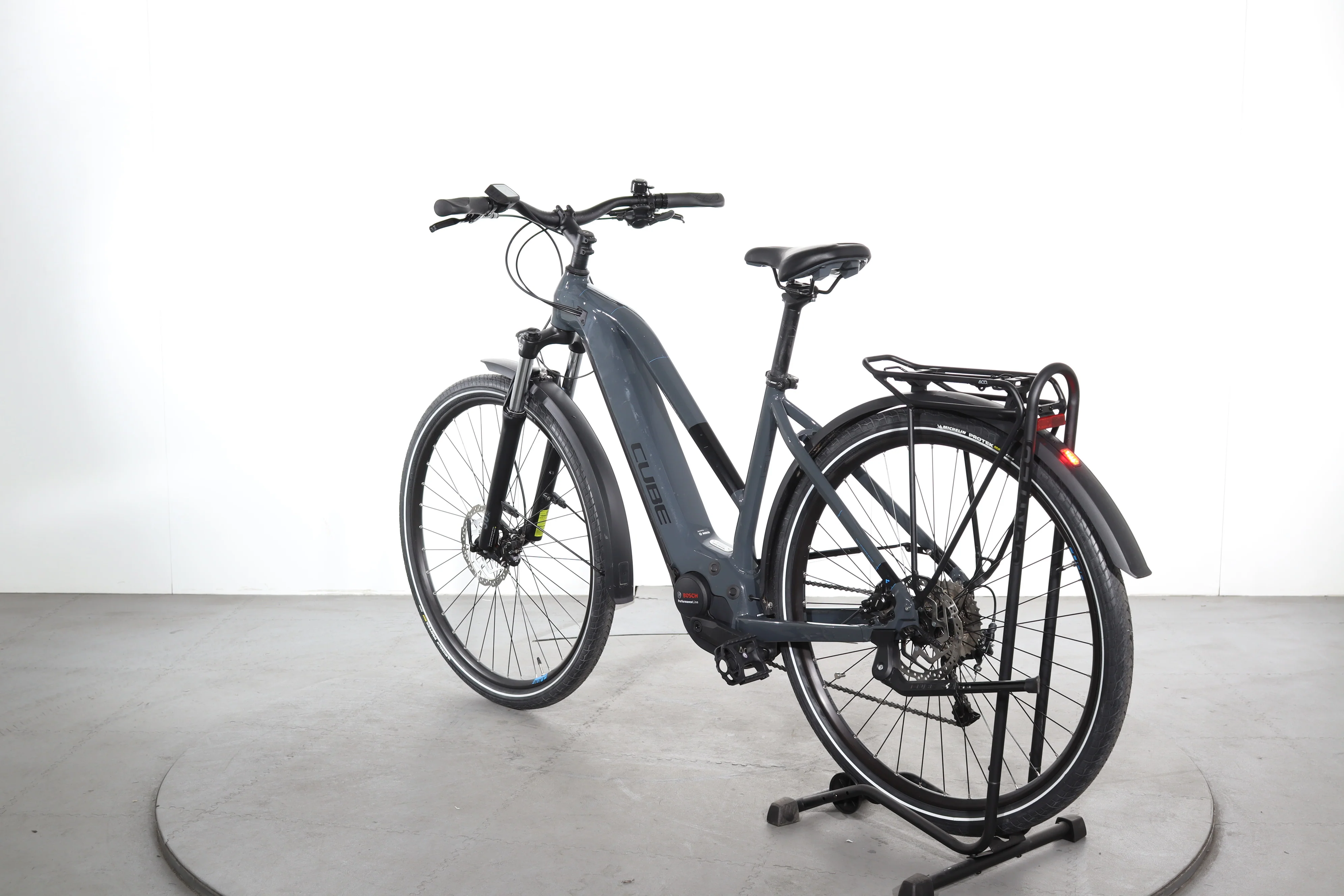 Cube Touring Hybrid One 400 - Image 5