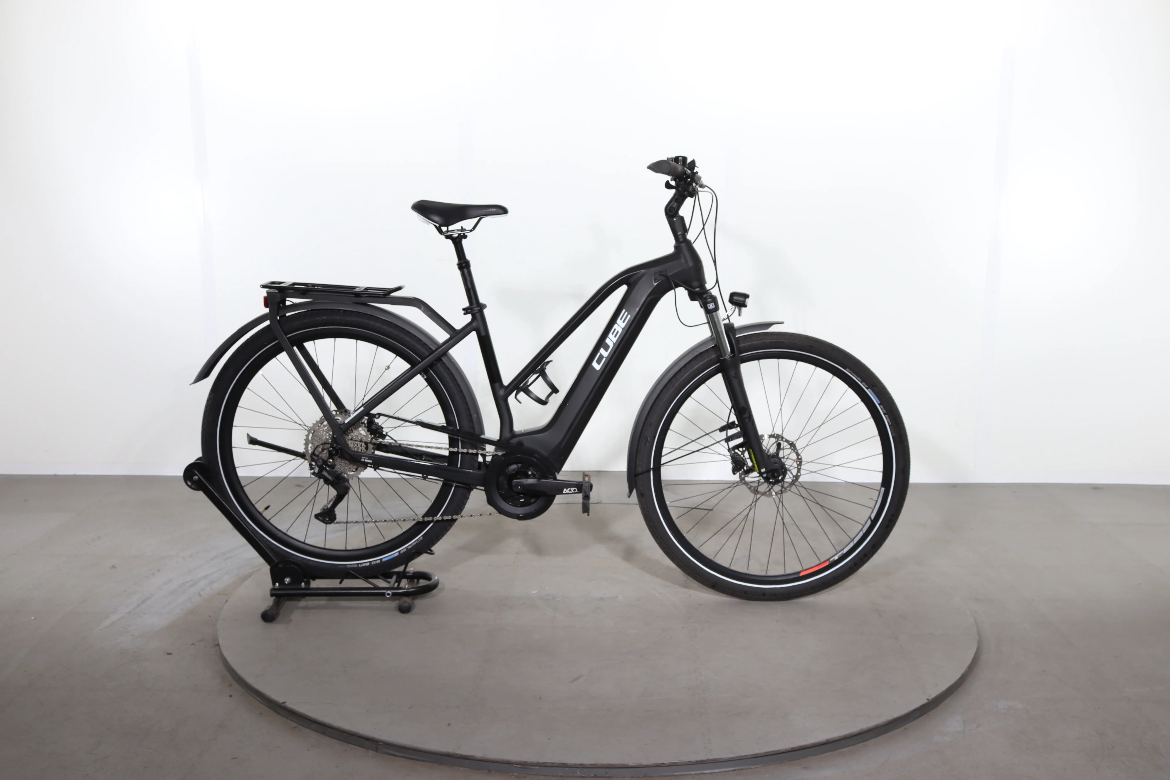 Cube Touring Hybrid One