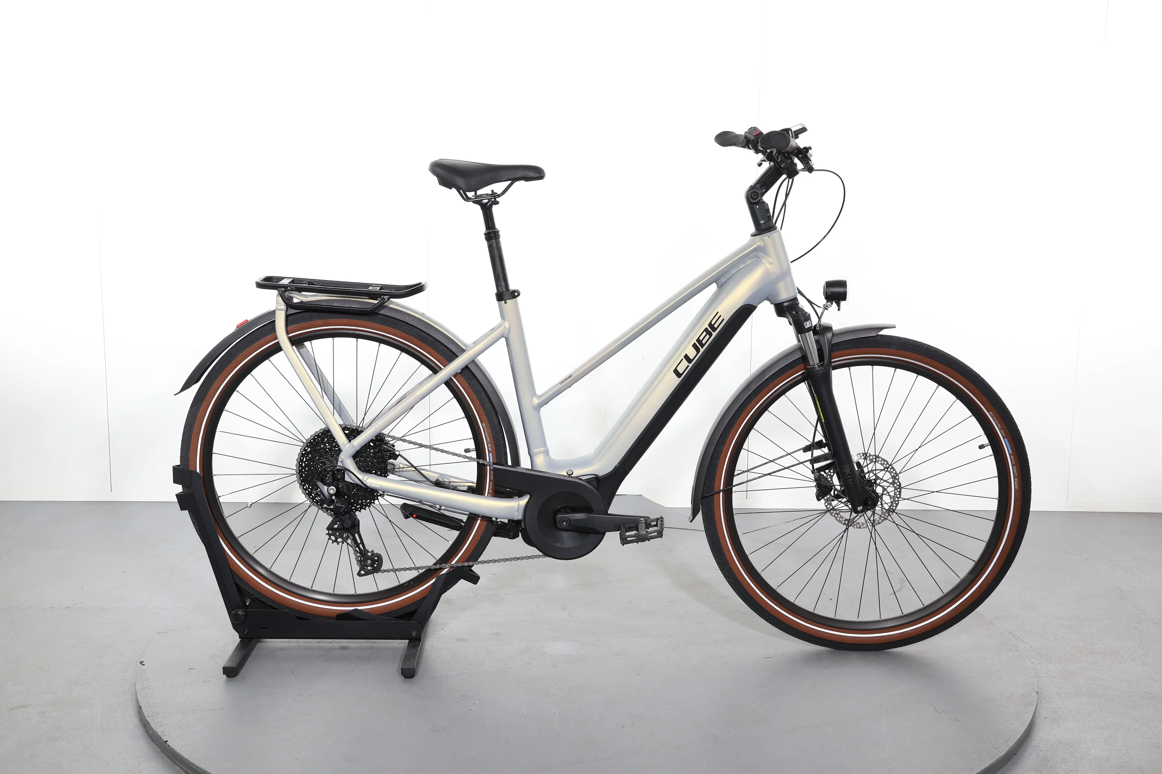 Cube Touring Hybrid Pro 625