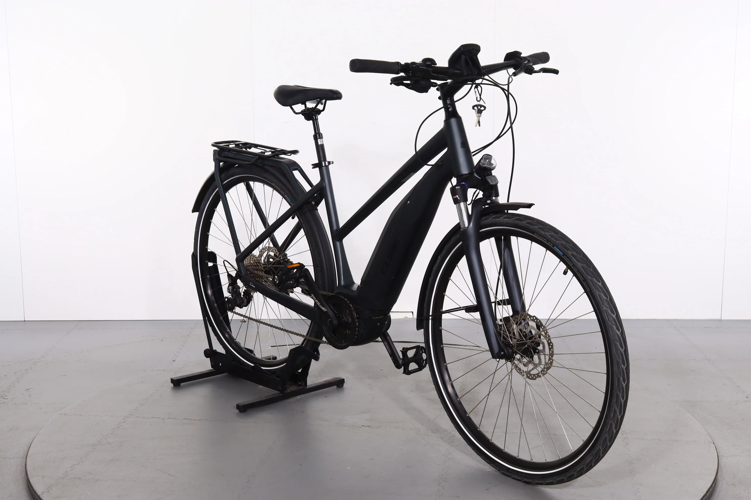 Cube Touring Hybrid Pro - Image 2