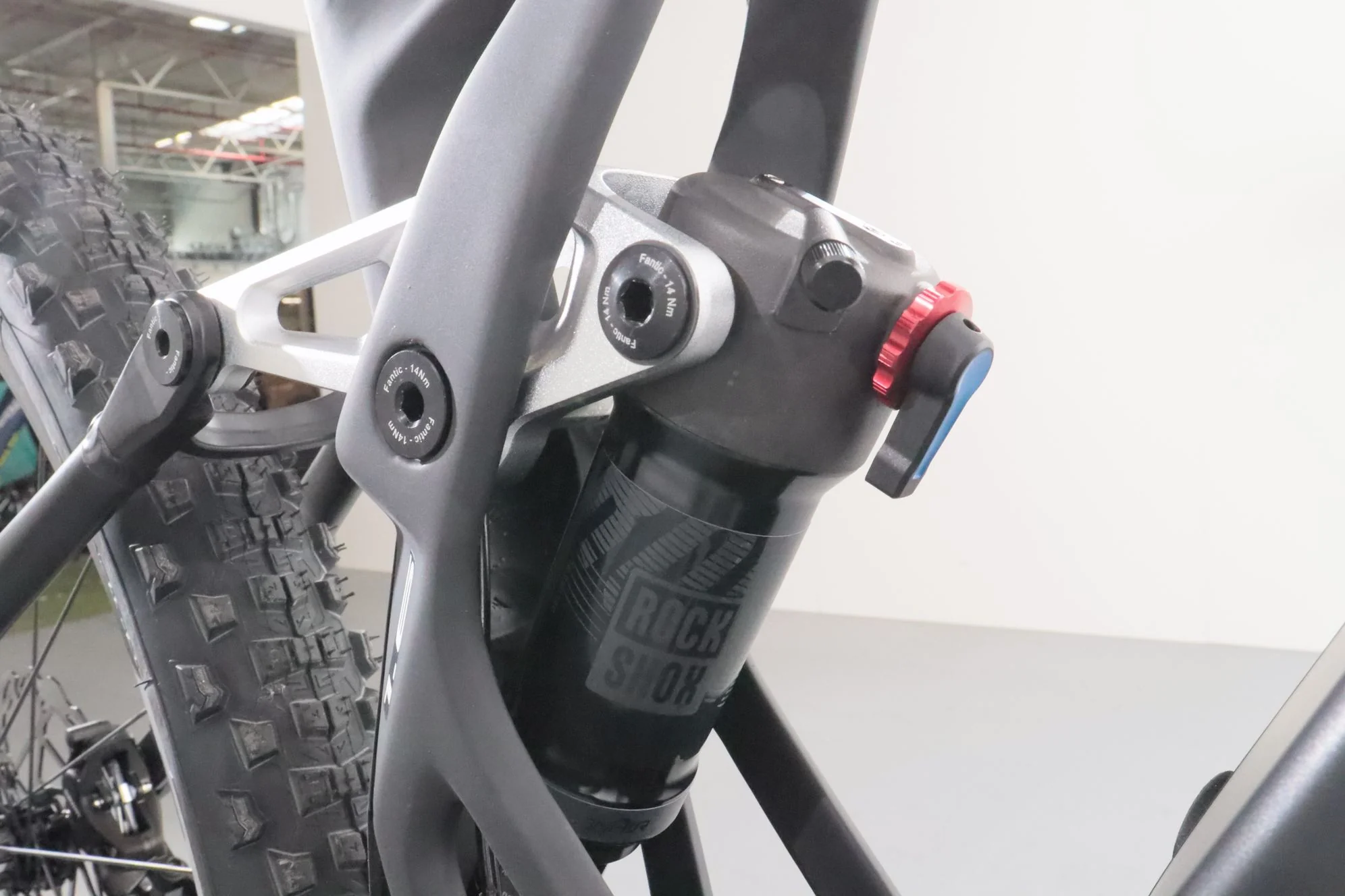 Fantic XTF 1.6 Carbon Race - Image 10