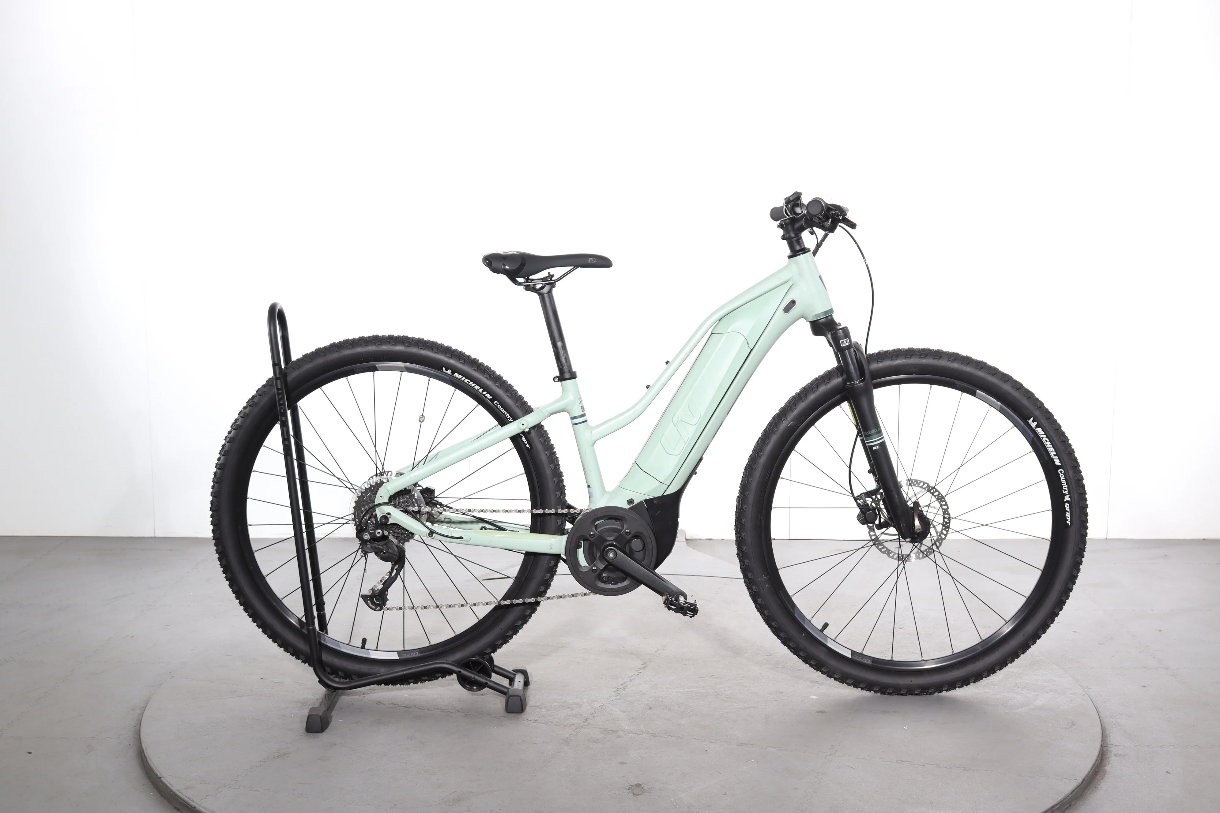 Giant rove e+