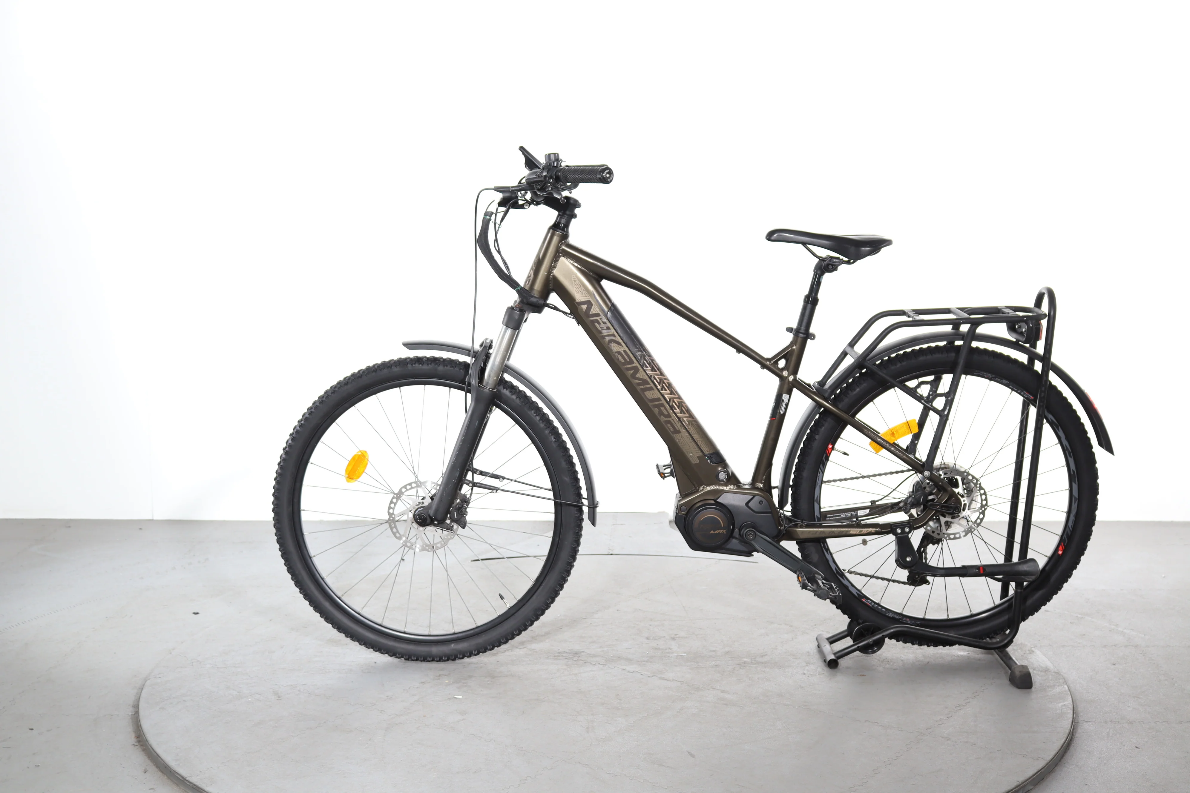 Nakamura E-Summit SUV - Image 4