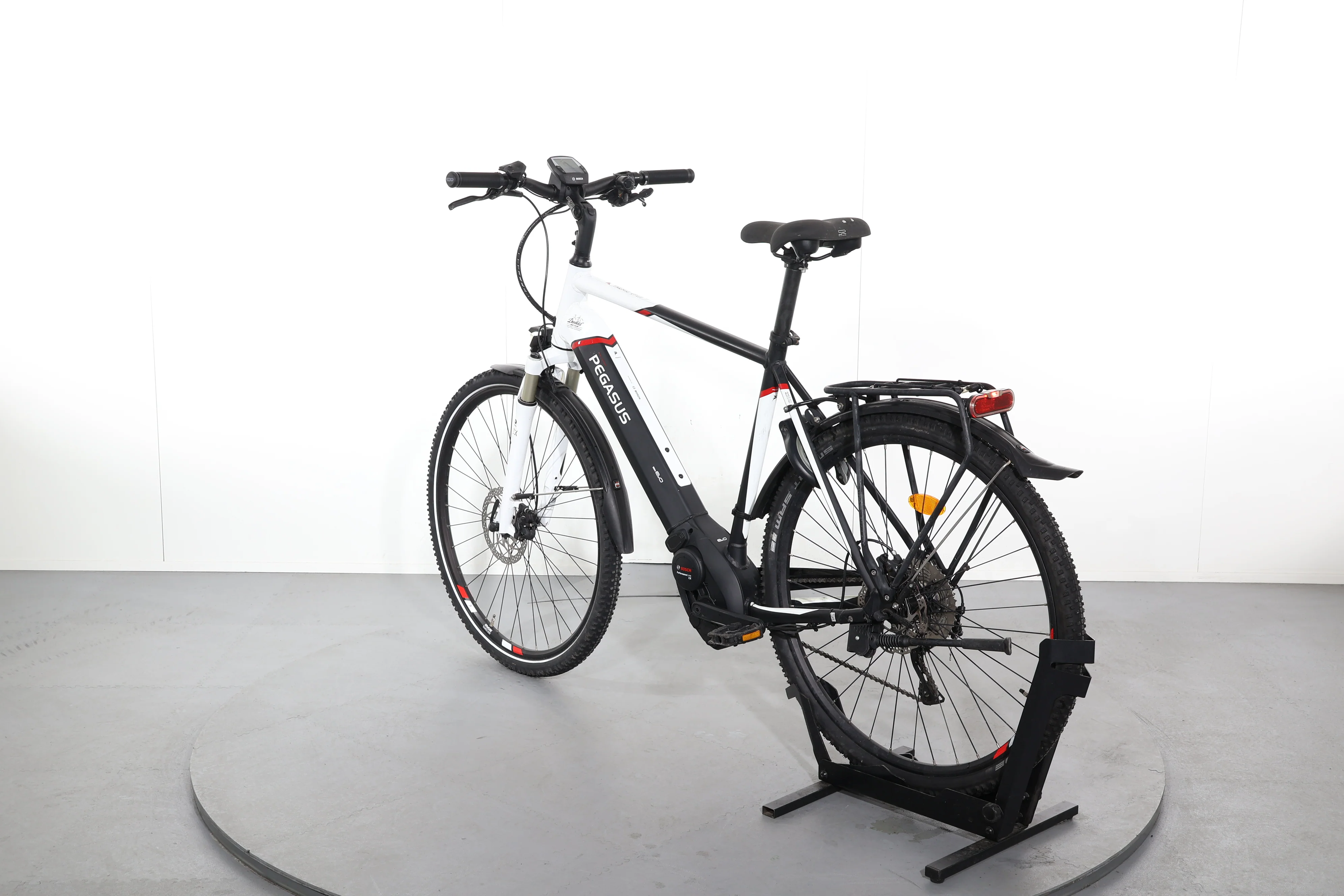 Pegasus Premio Evo E10 Cross Street - Image 5
