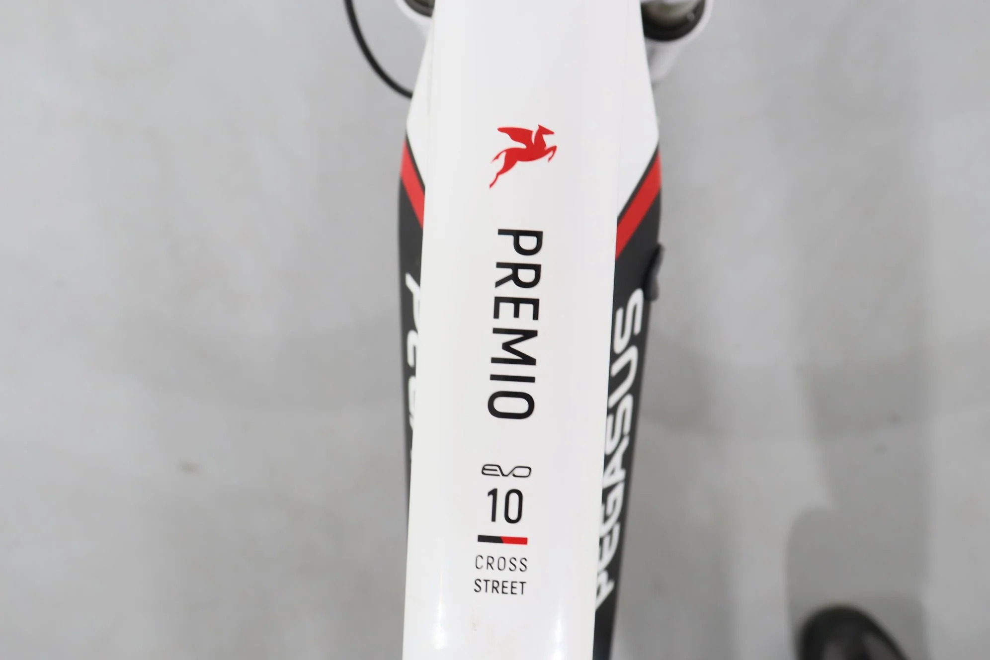 Pegasus Premio Evo E10 Cross Street - Image 8