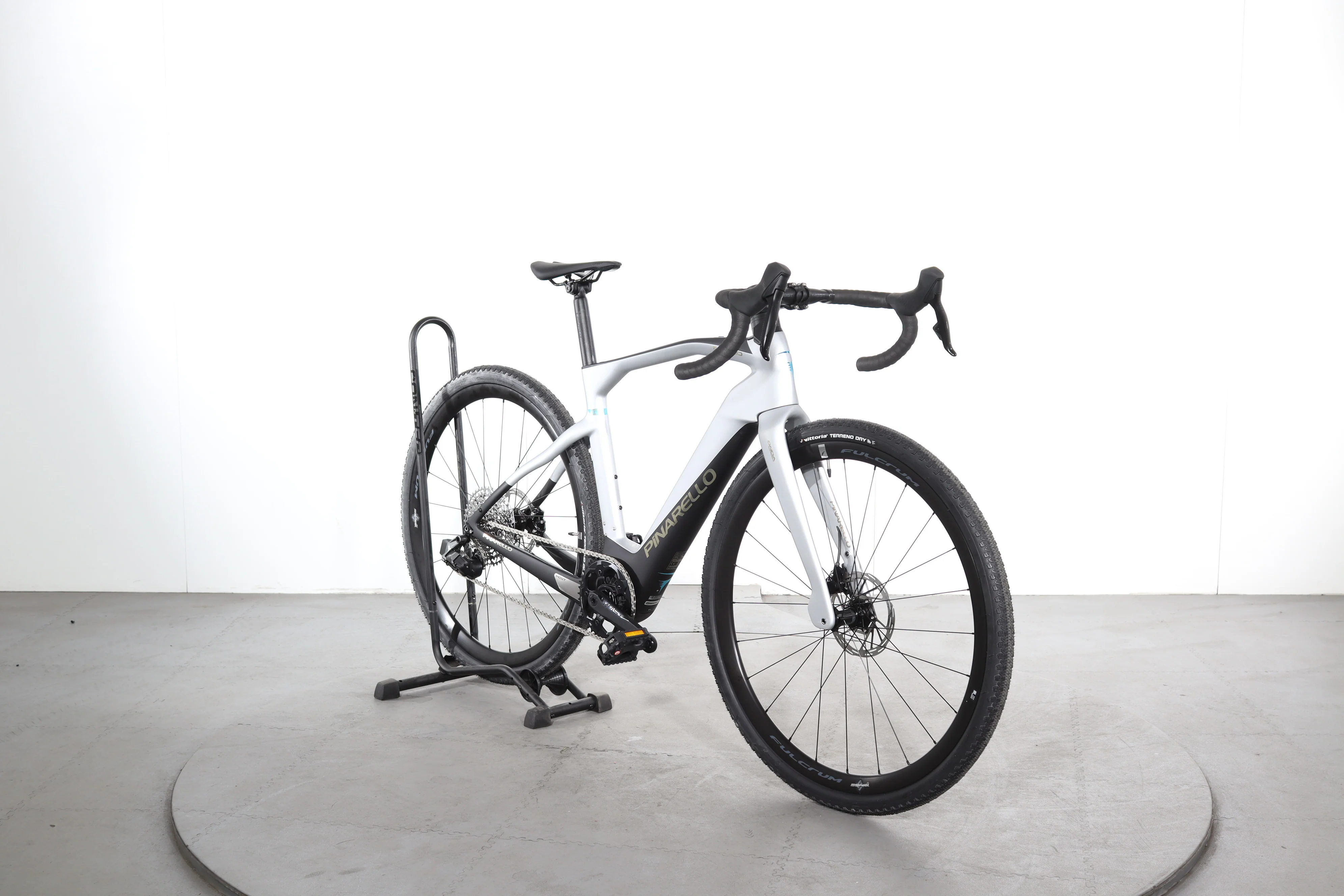 Pinarello NYTRO E5 GRAVEL Carbon - Image 2