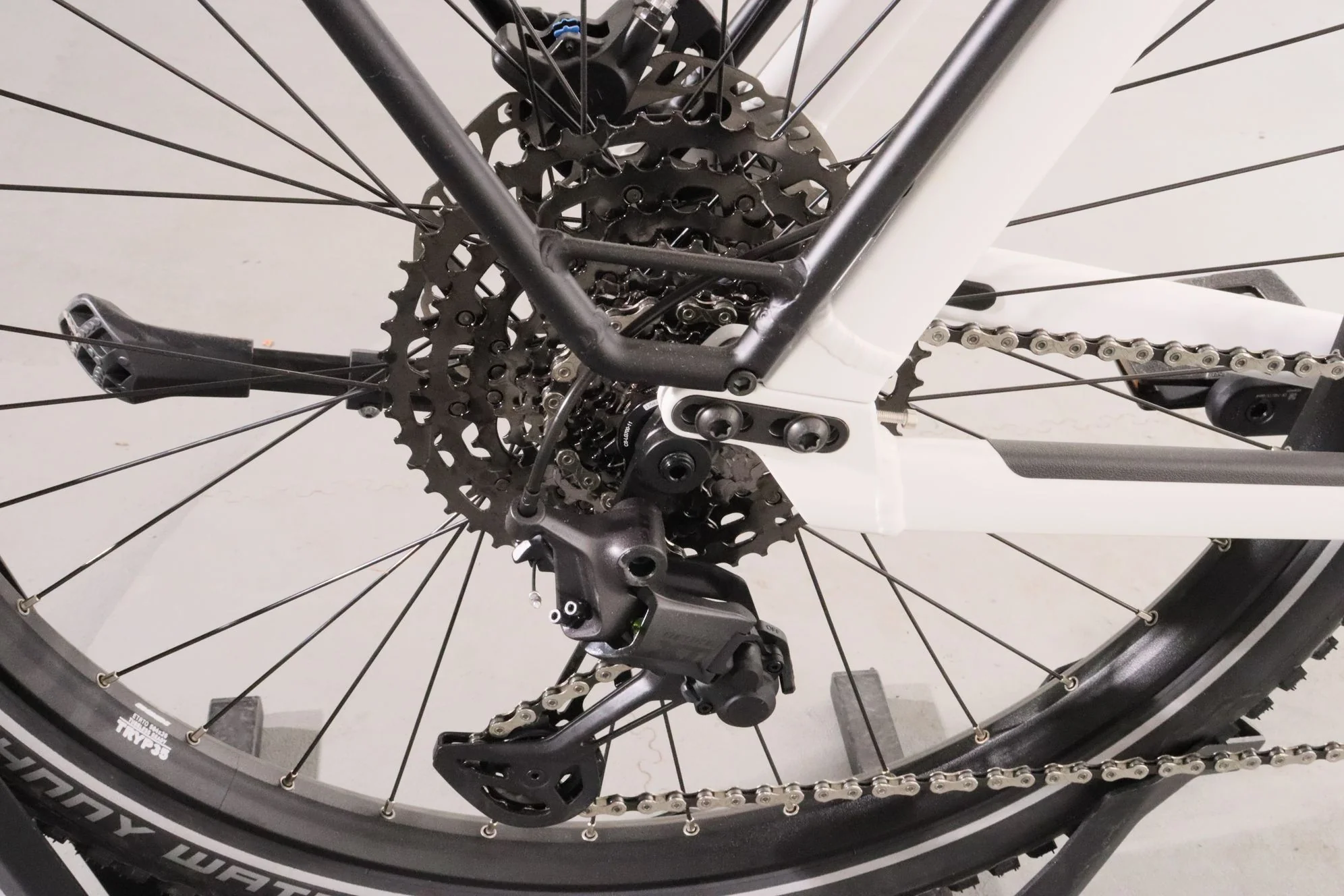 Riese & Müller Charger4 Mixte GT touring - Image 8