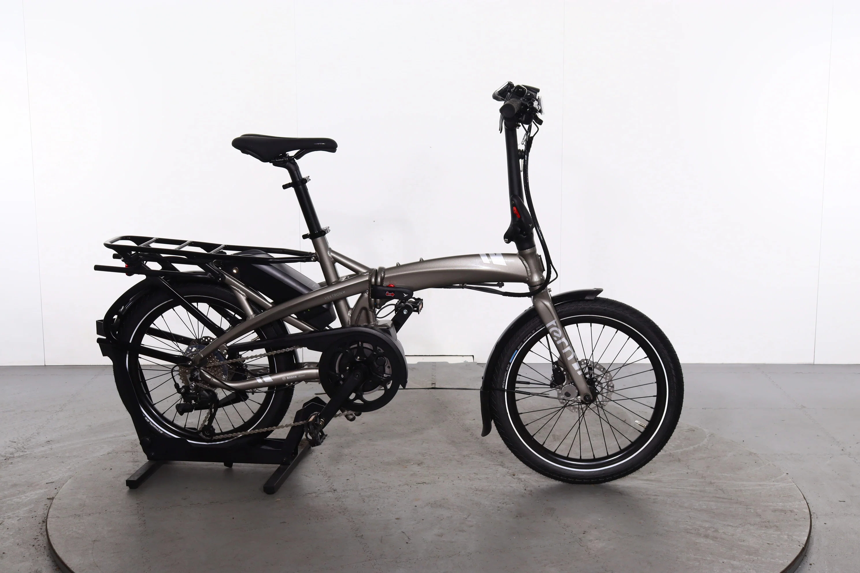 Tern Vektron Q9