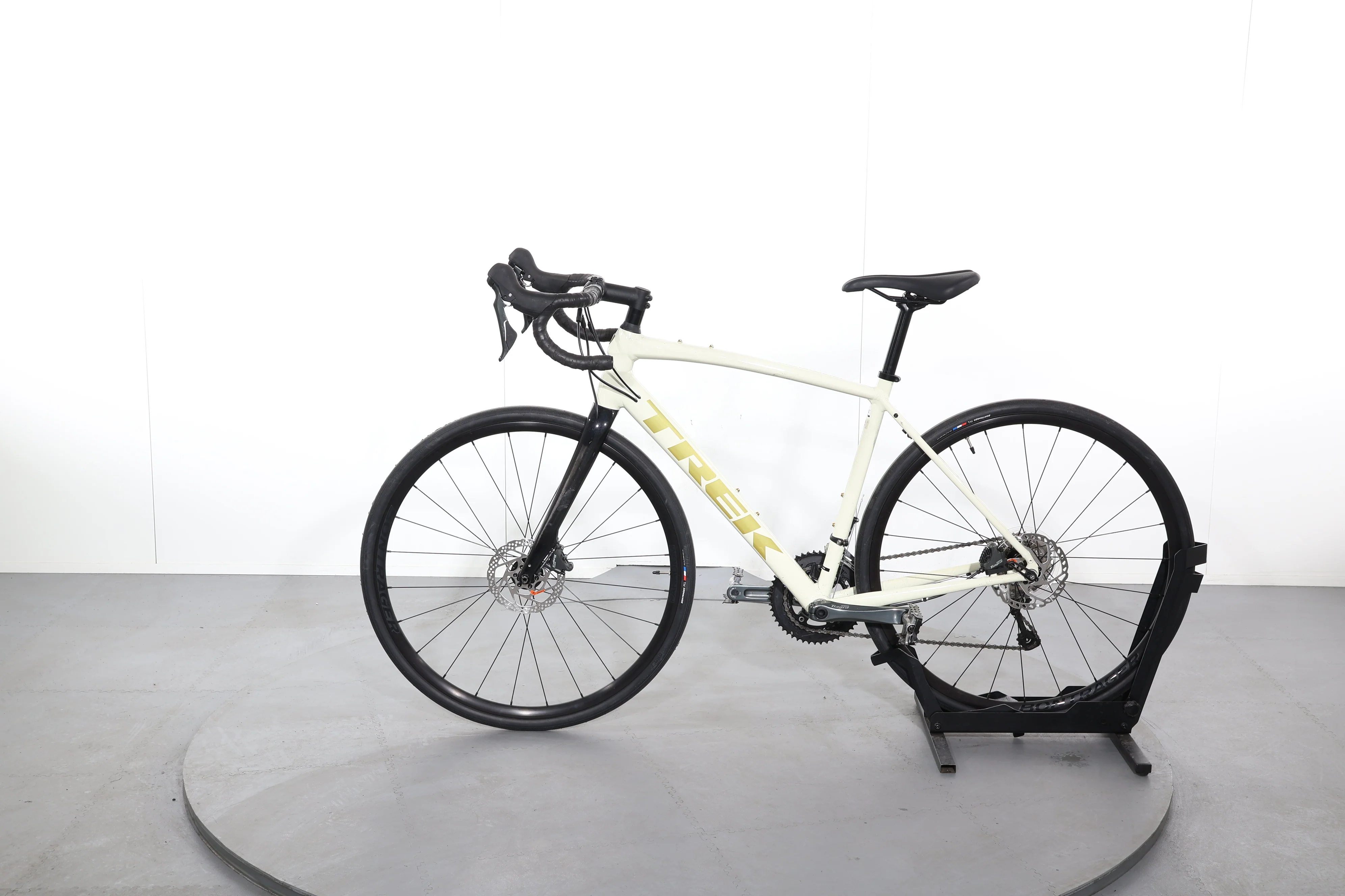 Trek Domane AL 4 - Image 4