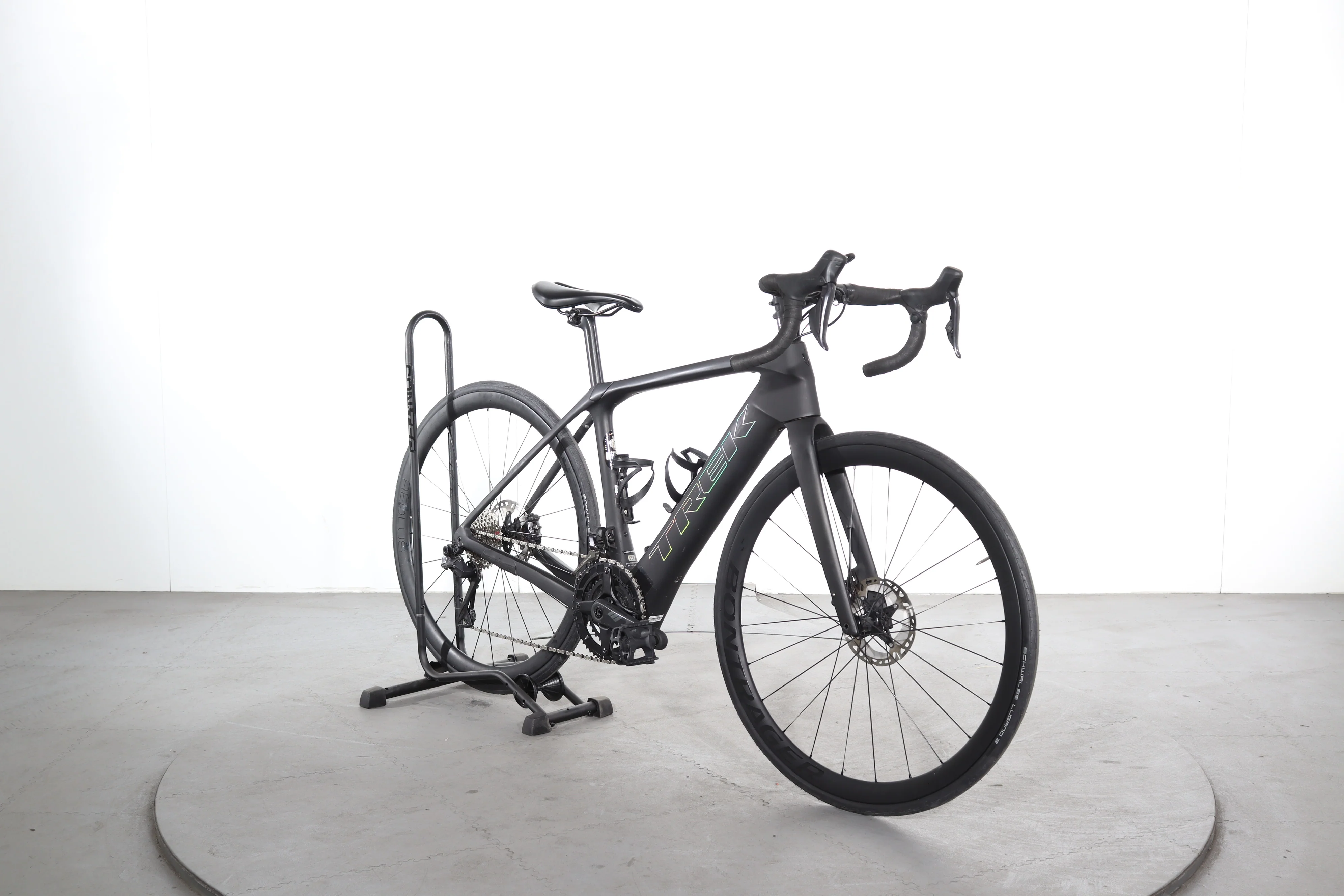 Trek Domane+ SLR 7 - Image 2