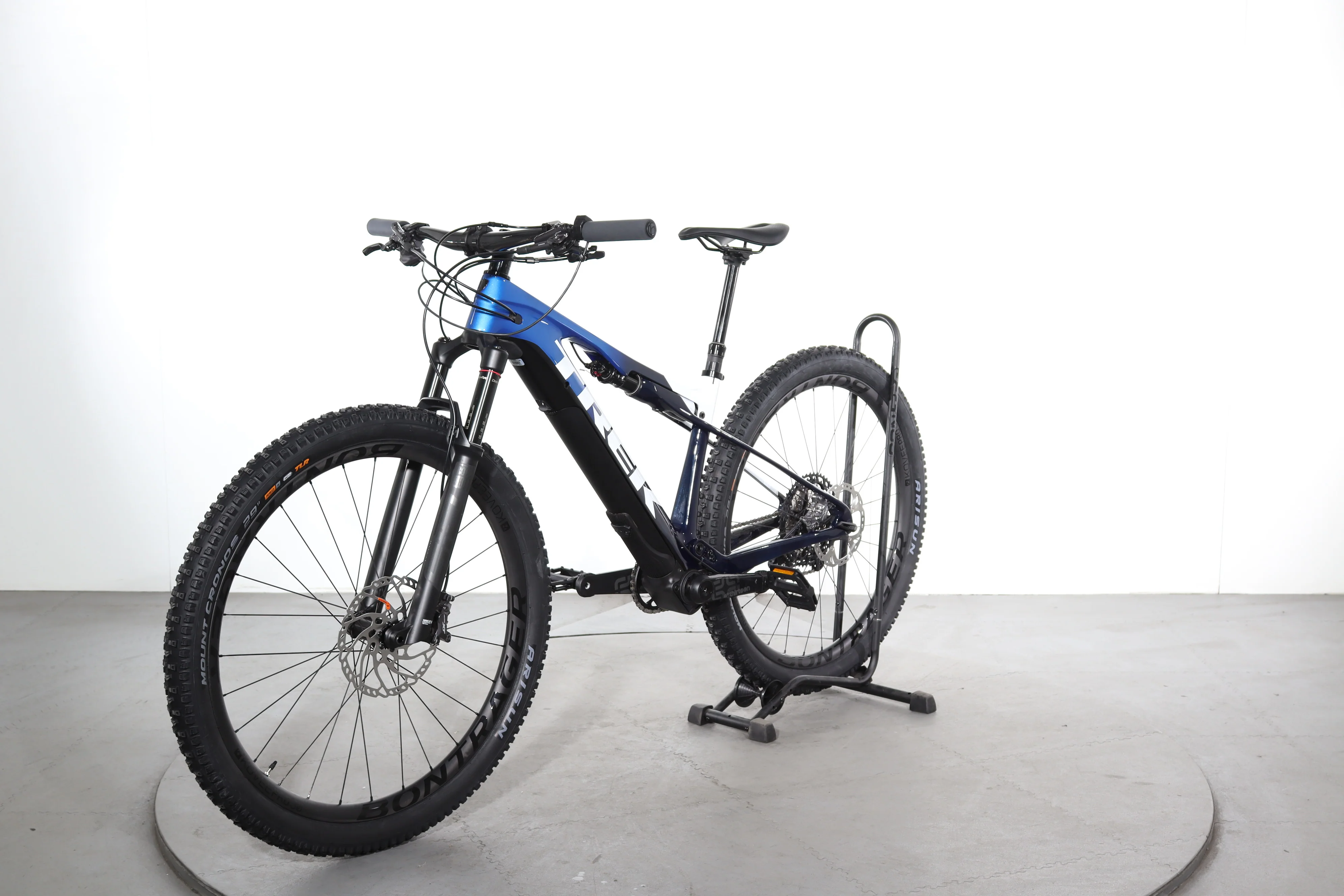 Trek E-Caliber 9.8 XT Gen 1 - Image 3